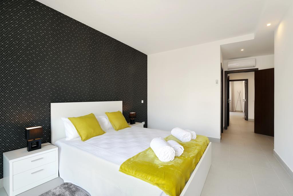 Original 3 Bedroom Downtown อัลบูเฟรา ภายนอก รูปภาพ