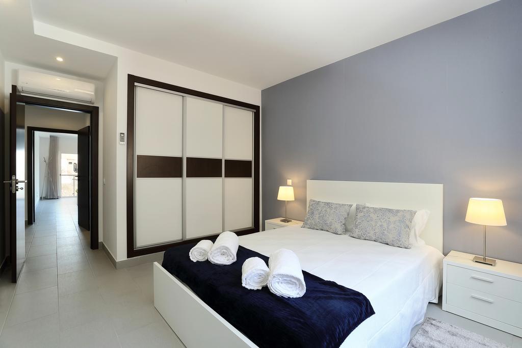 Original 3 Bedroom Downtown อัลบูเฟรา ภายนอก รูปภาพ